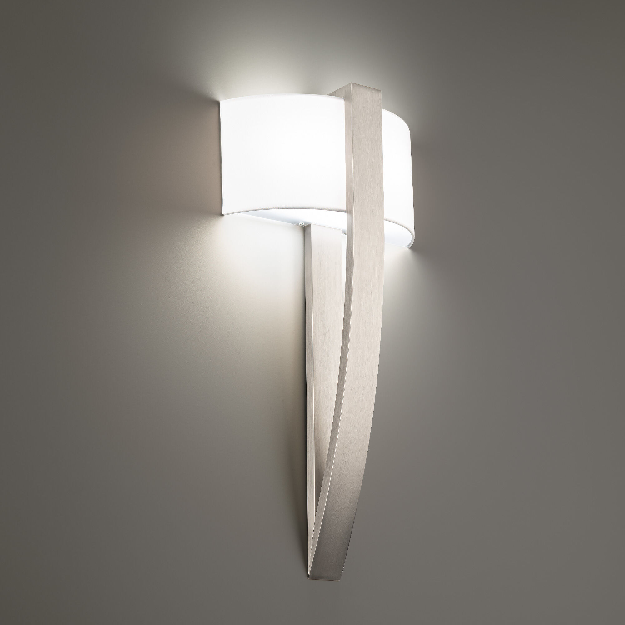 Vogue Wall Sconce Wall Light in Brushed Nickel