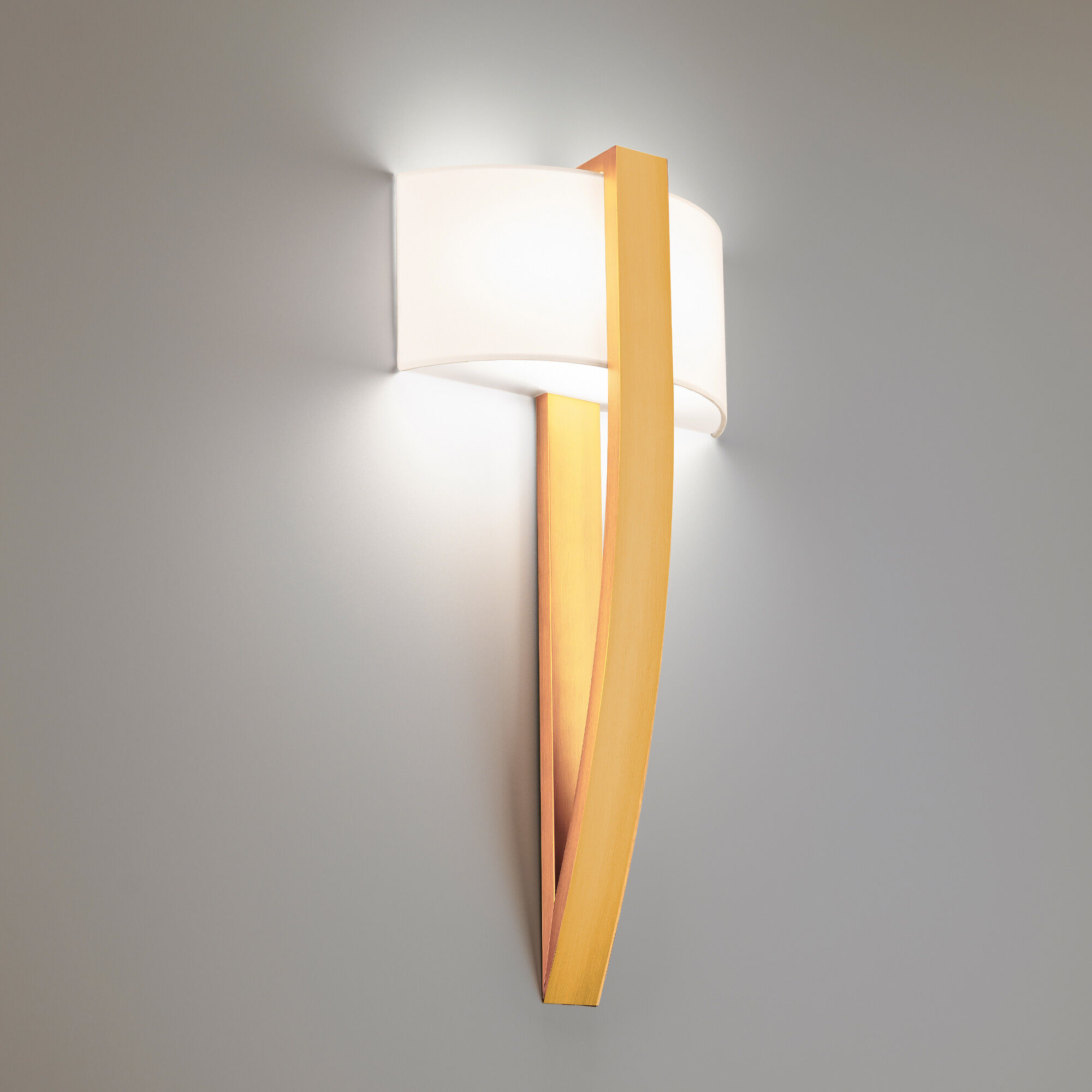 Curvana Wall Sconce Wall Light in Aged Brass