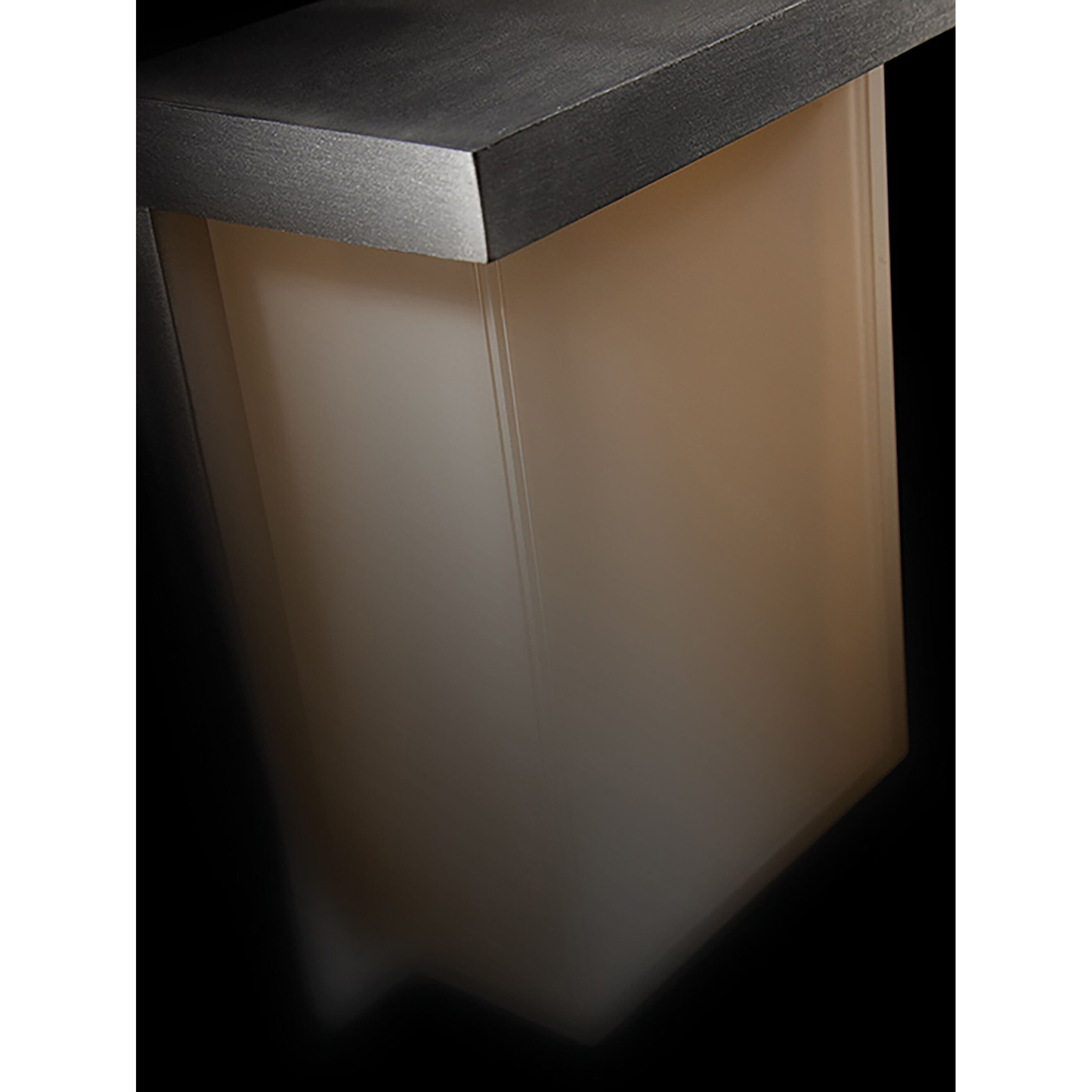 Ledge outdoor wall store light